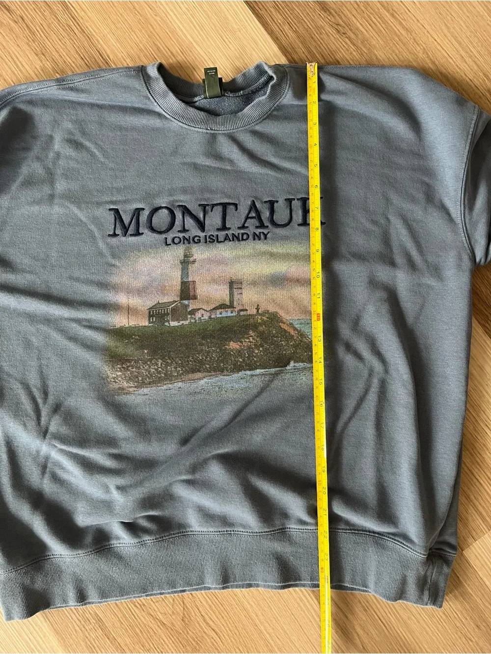 Wild Fable Montauk Long Island NY Graphic Crewneck Sweatshirt Size Small Blue - Picture 5 of 9